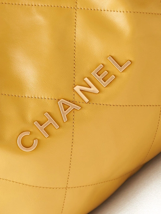 First Bag Ru HANDBAG CHANEL 22 0723